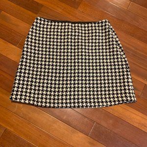 The Limited Houndstooth mini skirt size 6